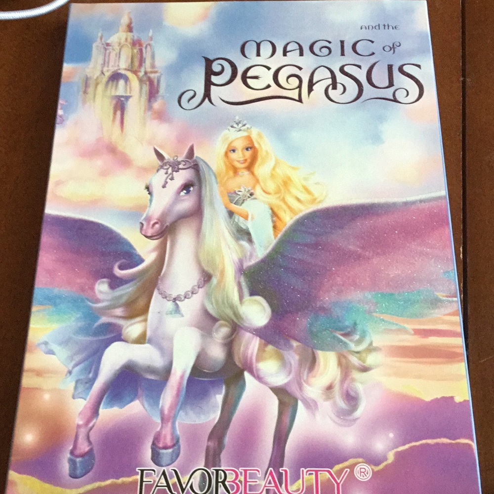 Magic of Pegasus Eyeshadow Palette - Pastel Pink & Purple Shades